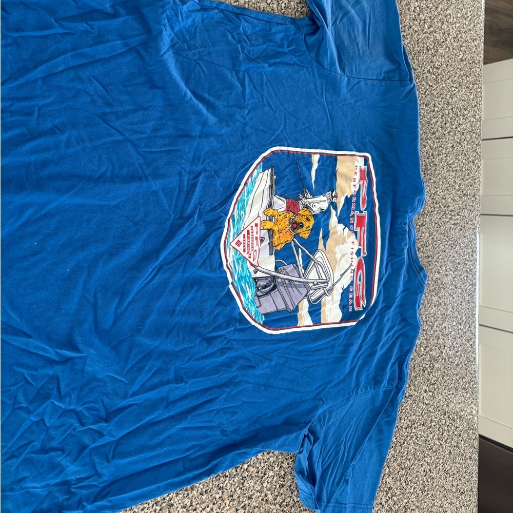 Men’s Columbia shirt